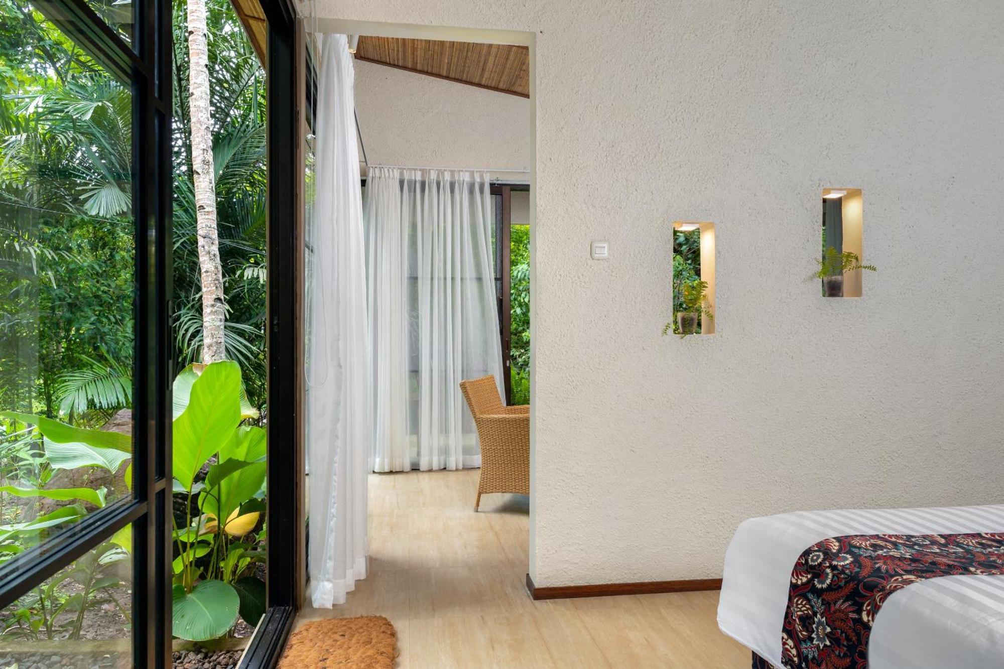 Thalassa Dive & Wellbeing Resort Манадо Екстериор снимка